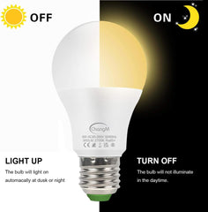 Pametna LED Žarnica s Senzorjem Zore in Mraka – 8 W