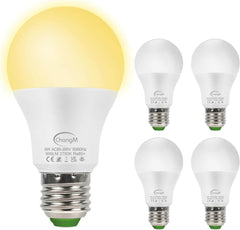 Pametna LED Žarnica s Senzorjem Zore in Mraka – 8 W