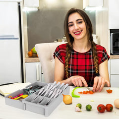 Raztegljiv plastični organizator z 9 predelki za kuhinjsko posodo